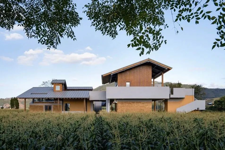 Stacja Dongyou Corn: nowy rozdział w architekturze wiejskiej pod aluminiowymi panelami dachowymi